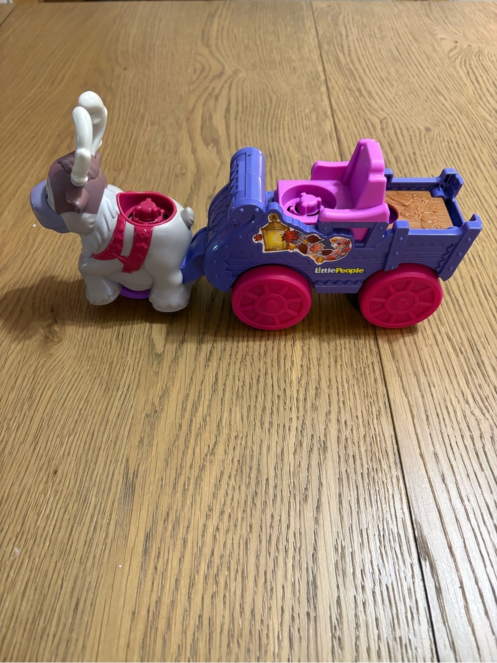 Little People Purple & Pink frozen sleigh with Sven Playset
